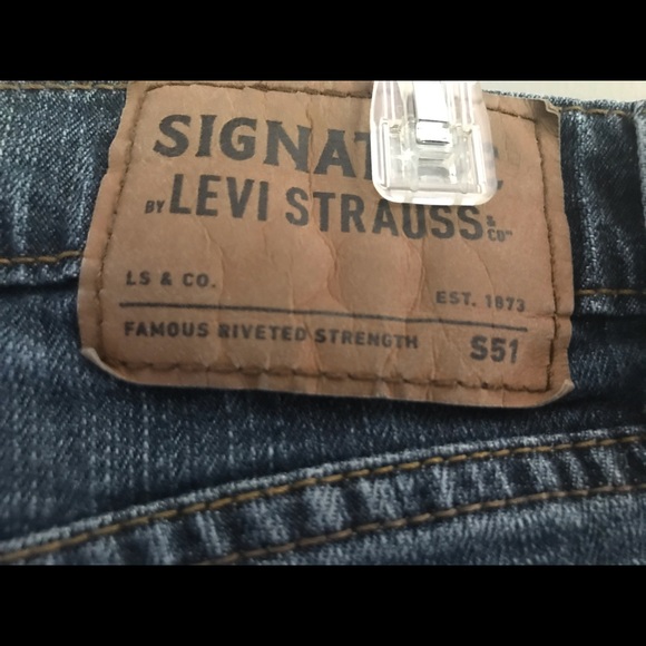 Levi Signature Jeans - Picture 2 of 4